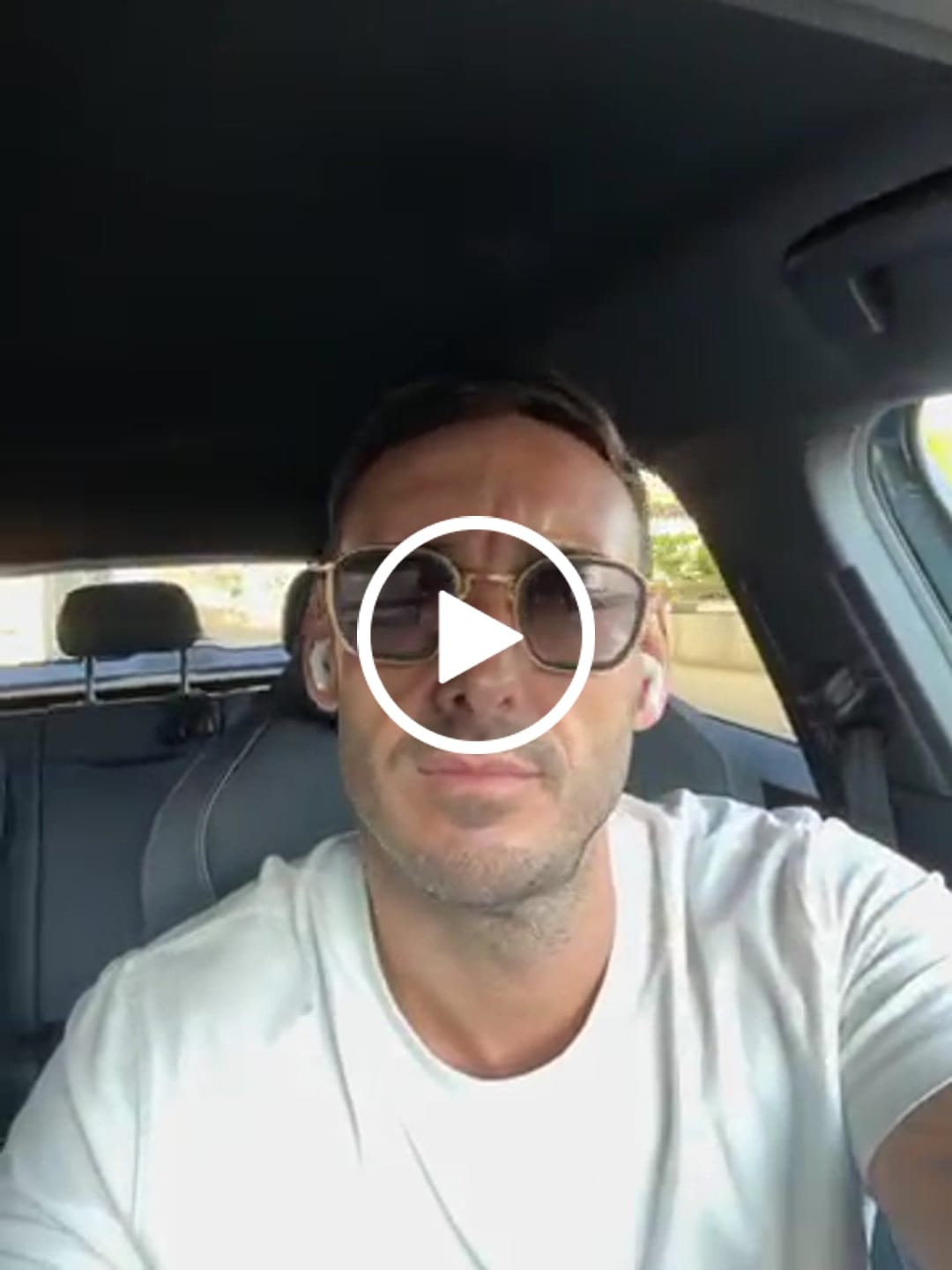 Customer video review of JOHN DALIA - LEO OCCHIALI DA SOLE