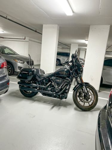 Customer photo review of 40L - Lamellar Raven Extra Large Painted Motorcycle Hard Saddlebags for Harley Softail Low Rider S FXLRS