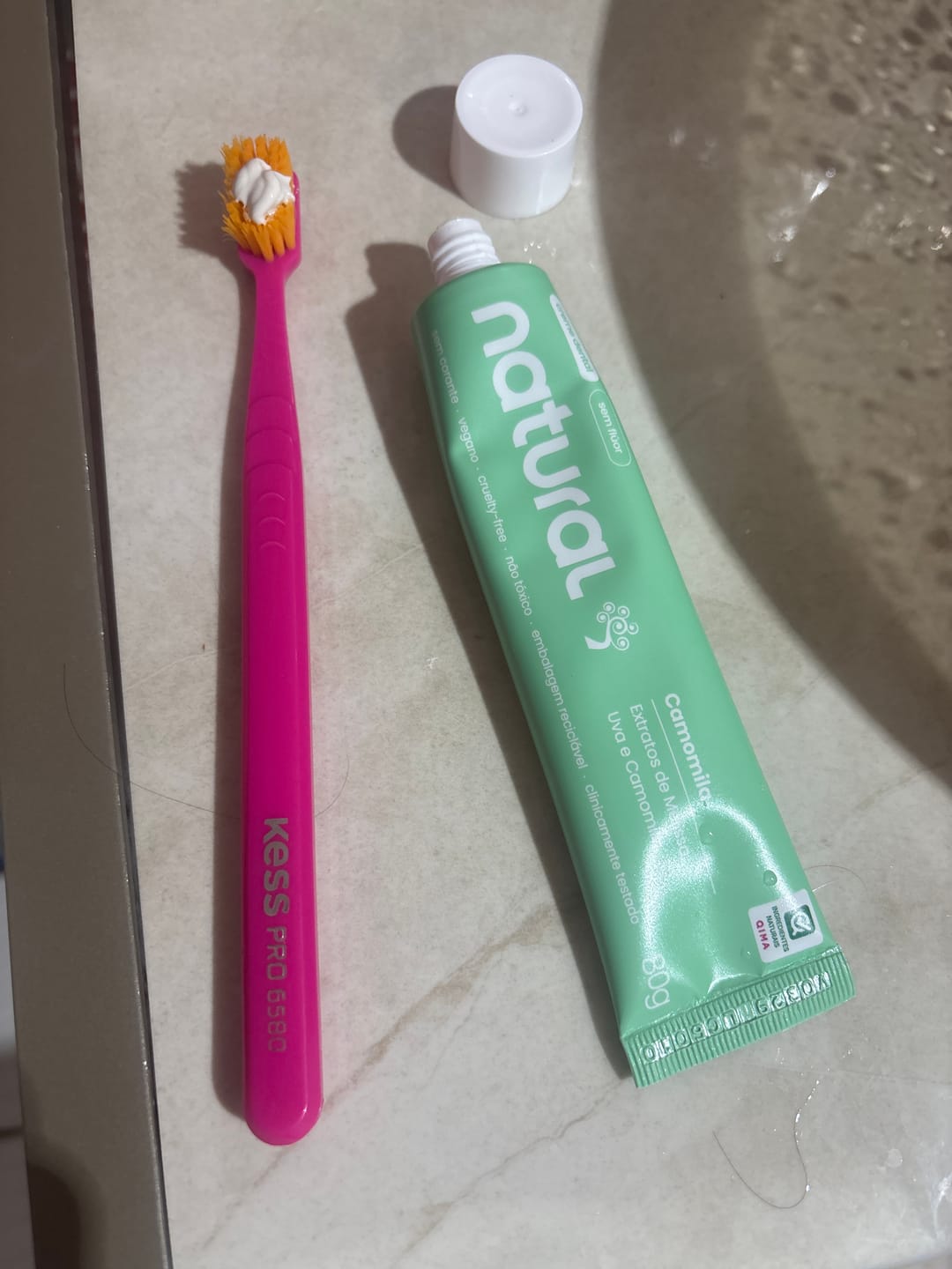 Customer photo review of Creme Dental Natural com Cúrcuma, Cravo e Melaleuca 80g