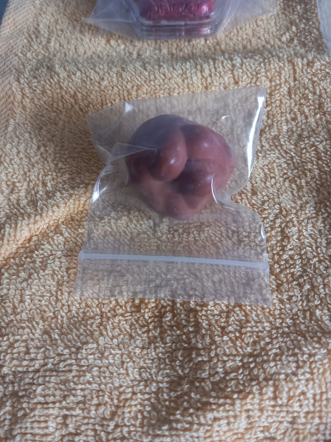 Customer photo review of Rares pierres sacrées Thaï reliques des Arahant du passé lointain Hin Phratat. # 411