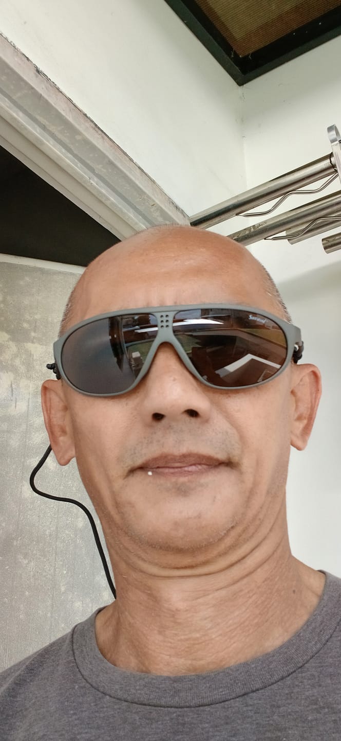 Customer photo review of Genuine Swiss army SUVASOL sunglasses black w case Mountain Alpine glasses NEW
