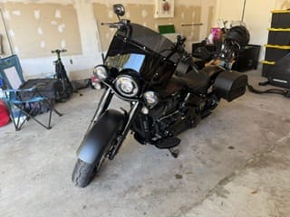 Customer photo review of 28L - Pantheon Medium Quick-Mount Motorcycle Saddlebags For Harley Softail Deadwood FLHD