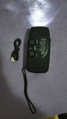 Customer photo review of LichtLotse™ – Licht 3-in-1 Notfallradio mit Solar & Handkurbel