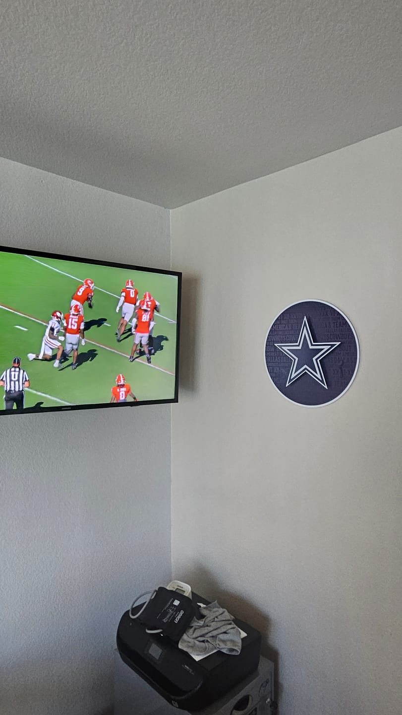 Customer photo review of Dallas Cowboys CRAFT SERIES 3D Embossed Metal Wall Art