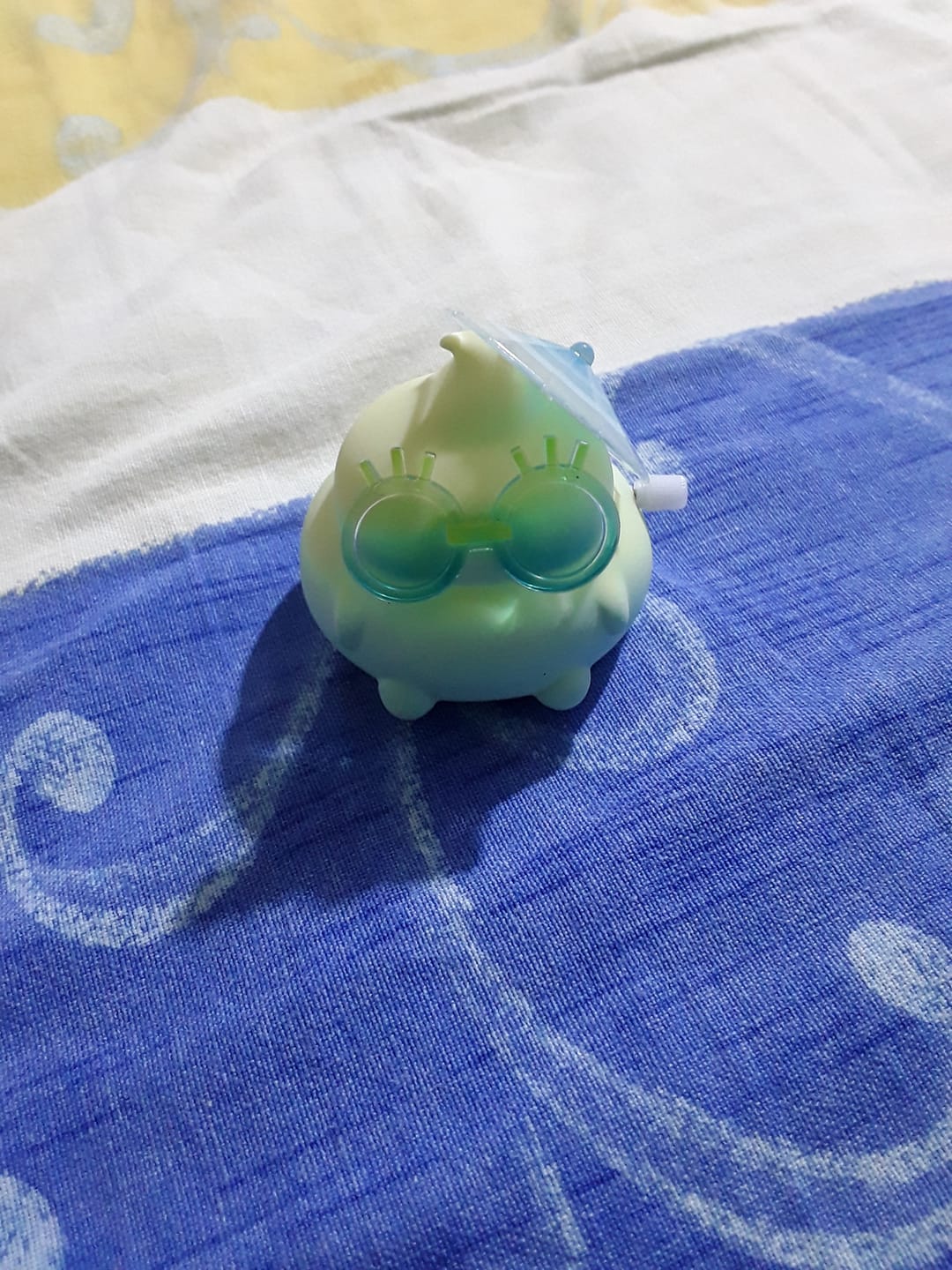 Customer photo review of Emmmkun Swing Together Clockwork Movable Toy Series Mini Blind Box