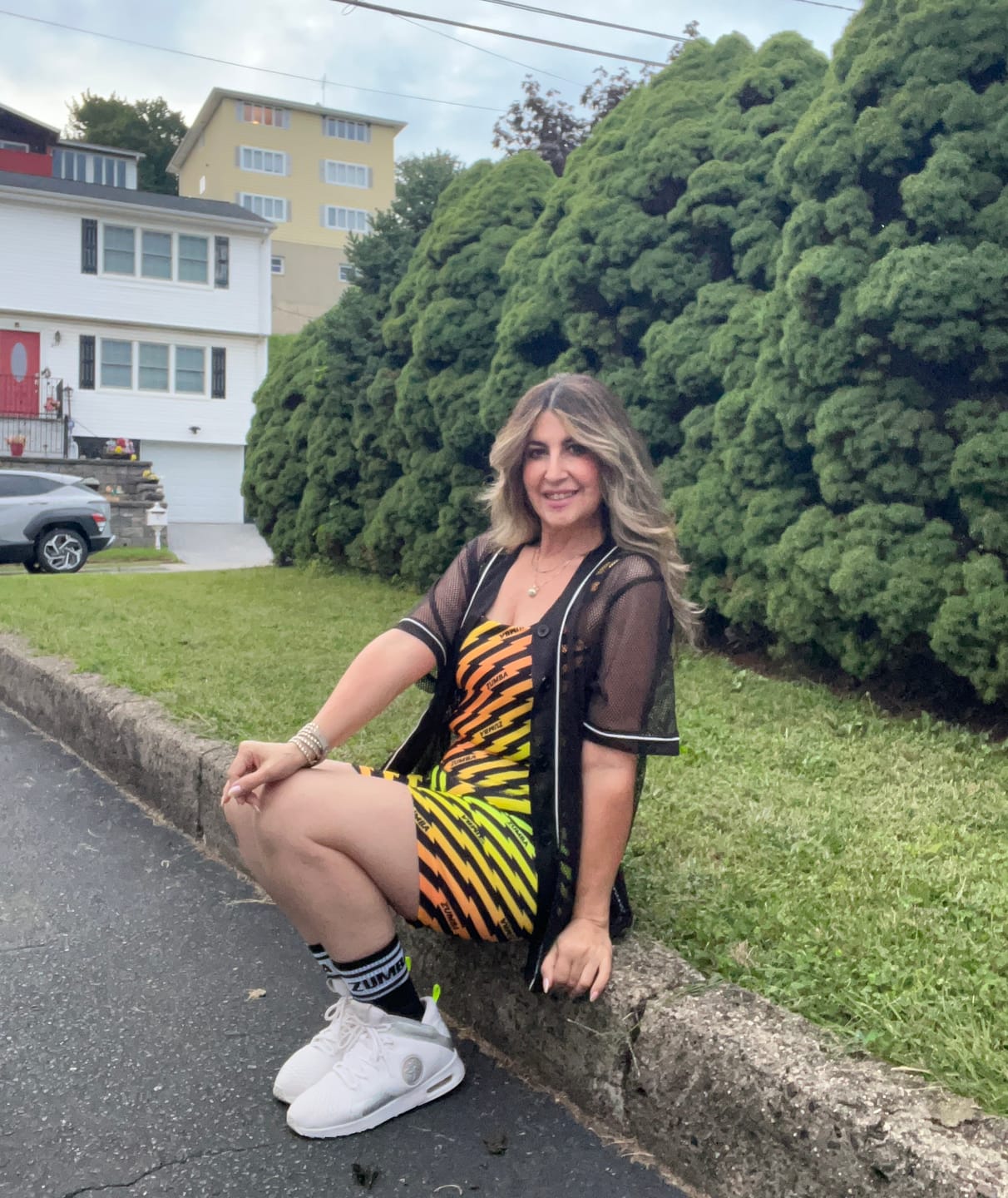Customer photo review of Electric Feel Z-Lift Crop Tank With Shelf Bra