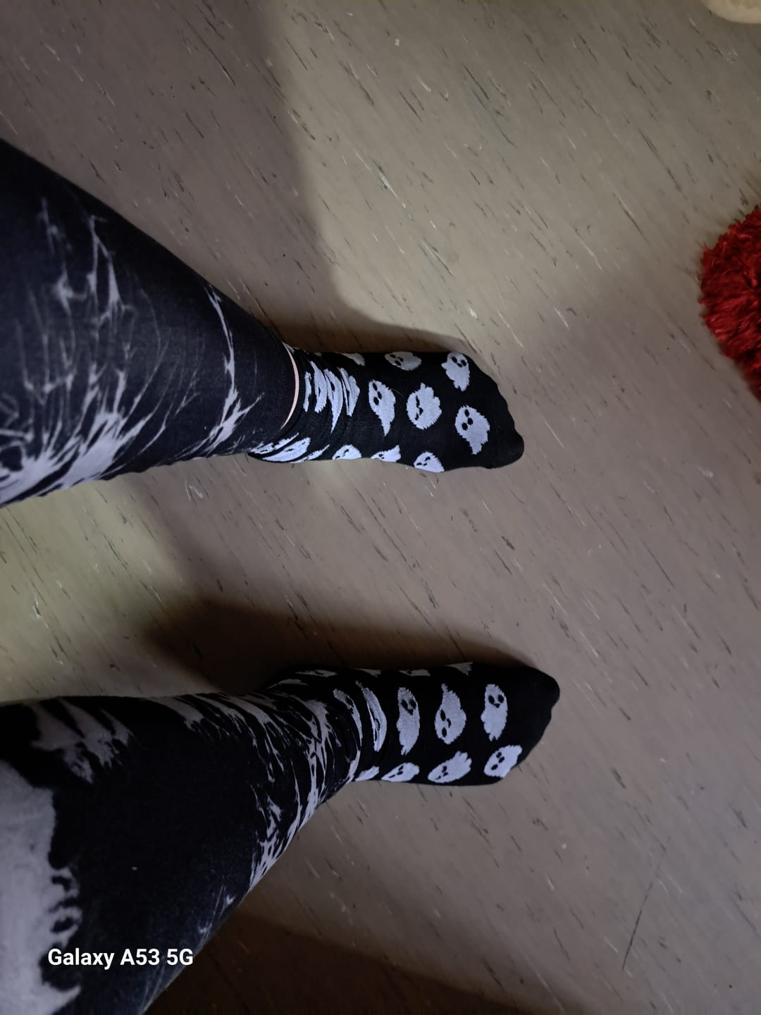 Customer photo review of Halloween Socken mit spukigem Geistermotiv