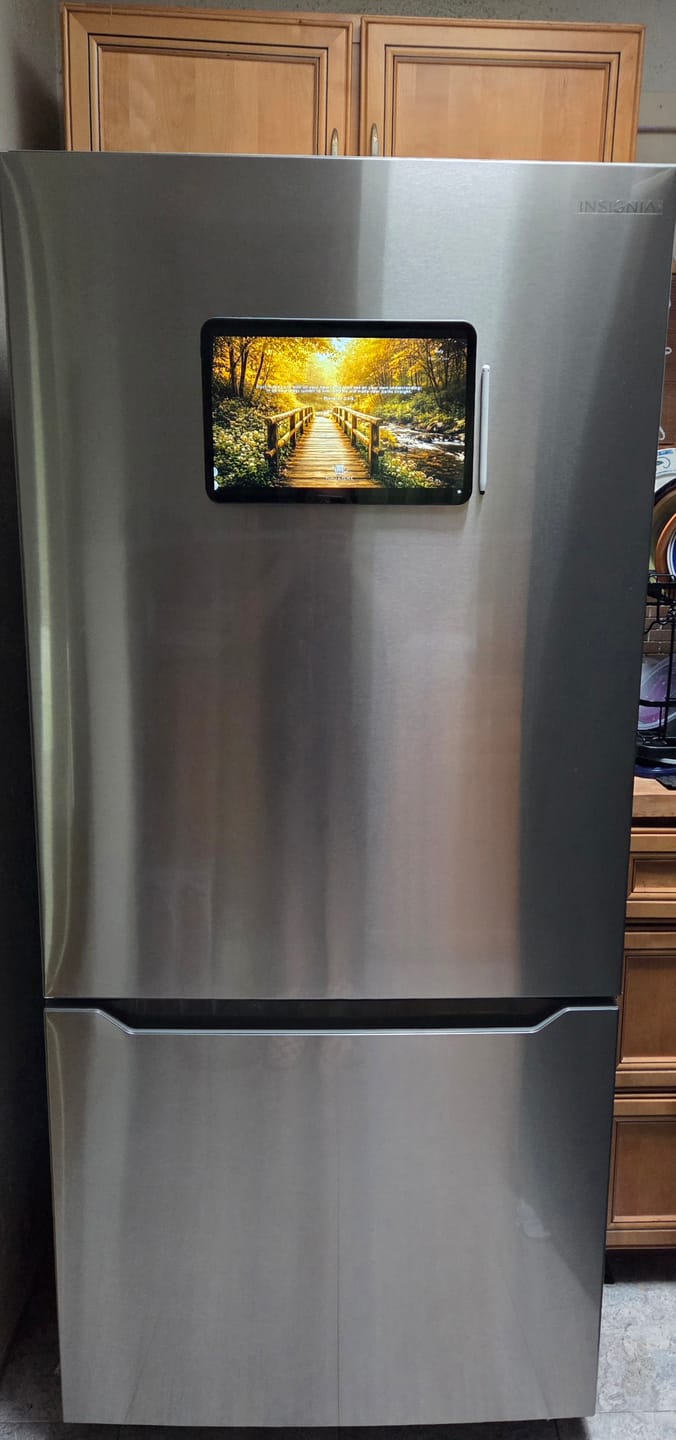 Customer photo review of Everblog 13.4" FridgeCal™  AI Fridge Calendar
