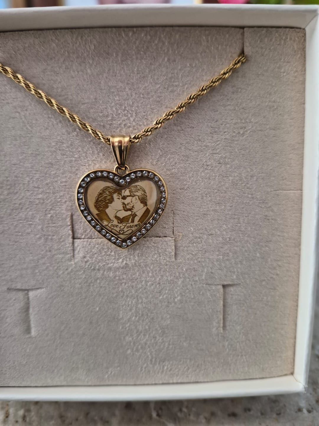 Customer photo review of Collana Personalizzata con Foto a Cuore e Zirconi