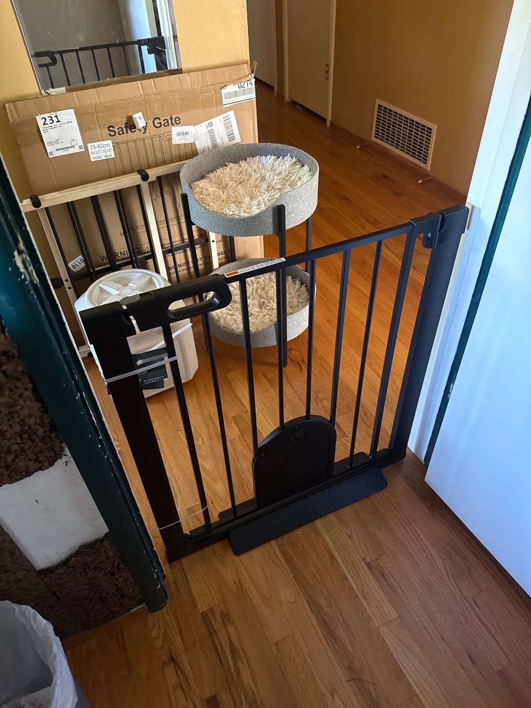Customer photo review of FairyBaby Premium Quality Baby Gate with Cat Door