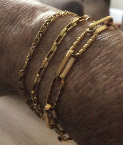 Customer photo review of Free 18K Gold Hand Chain Bracelet