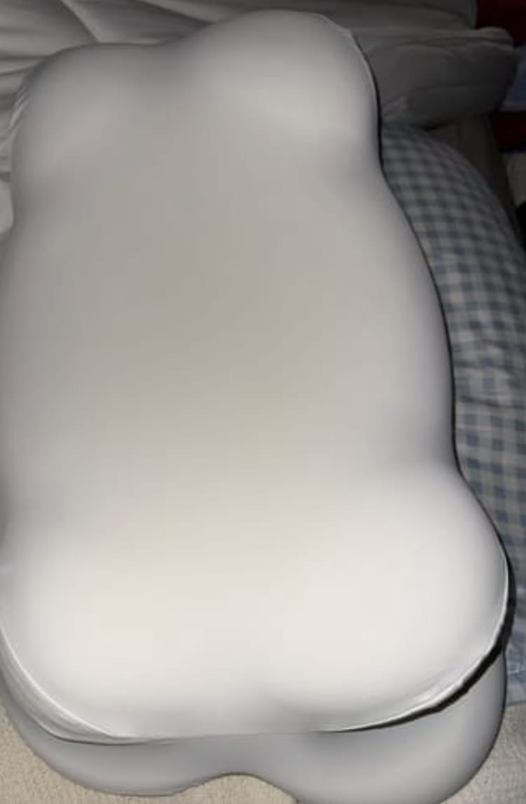 Customer photo review of Nuvéa™ – Oreiller Ergonomique
