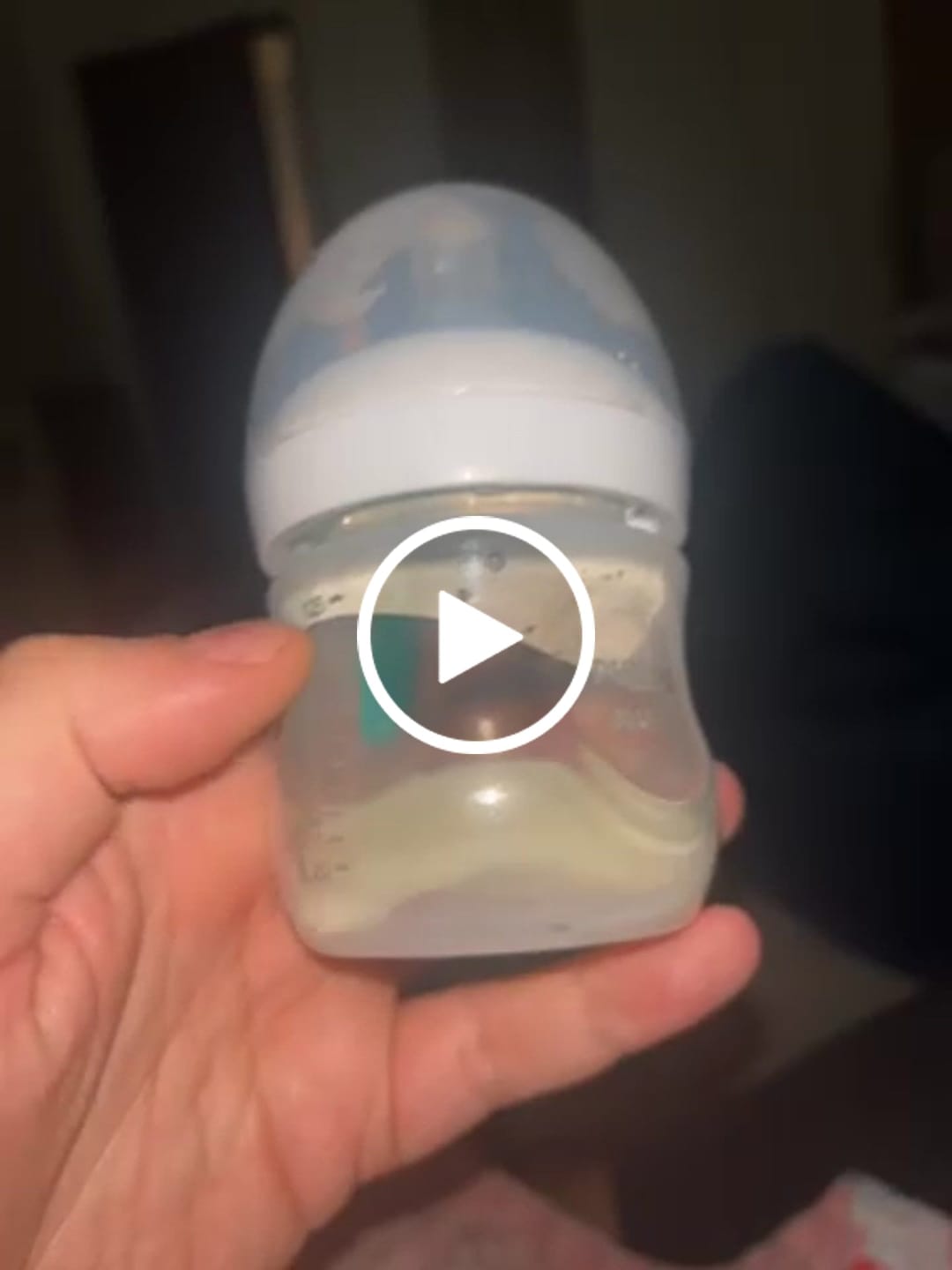 Customer video review of Philips Avent Natural Response Baby Bottle with AirFree Valve, 125ml