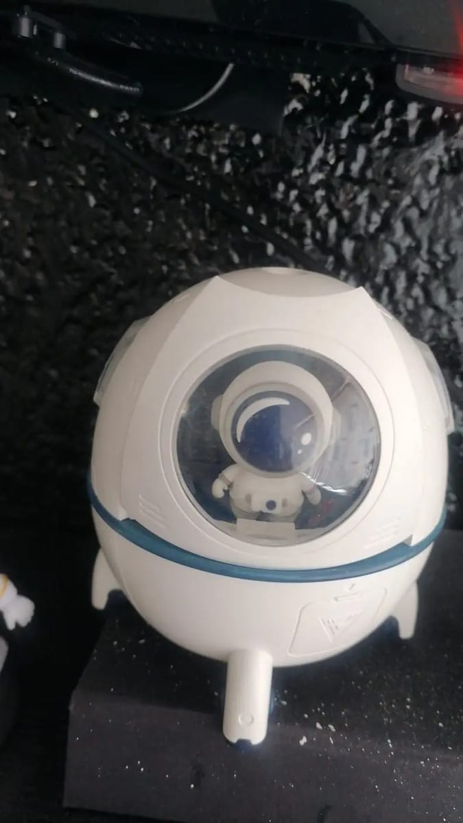 Customer photo review of Humidificador nave astronauta USB