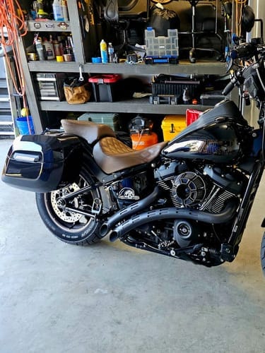 Customer photo review of 40L - Lamellar Raven Extra Large Painted Motorcycle Hard Saddlebags for Harley Softail Low Rider S FXLRS