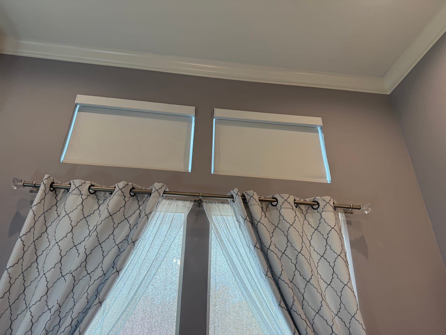 Customer photo review of Bringnox Motorized Roller Shades 100% Blackout Cream