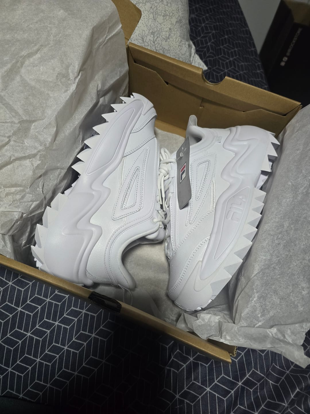 Customer photo review of Zapatilla Fila Twister Mujer Blanco