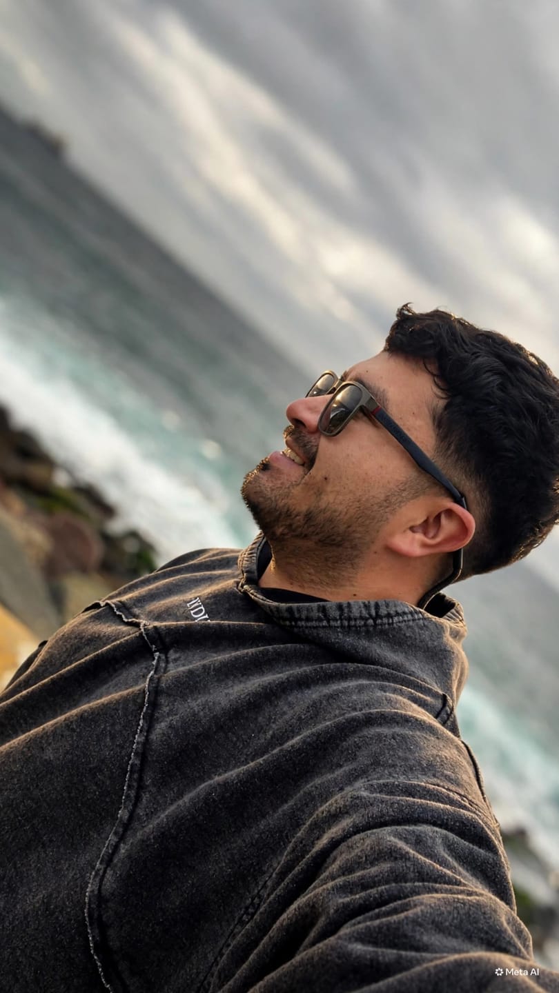 Customer photo review of Poleron Heavyweight Hoodie Gris |LΛDUG® Regular style.