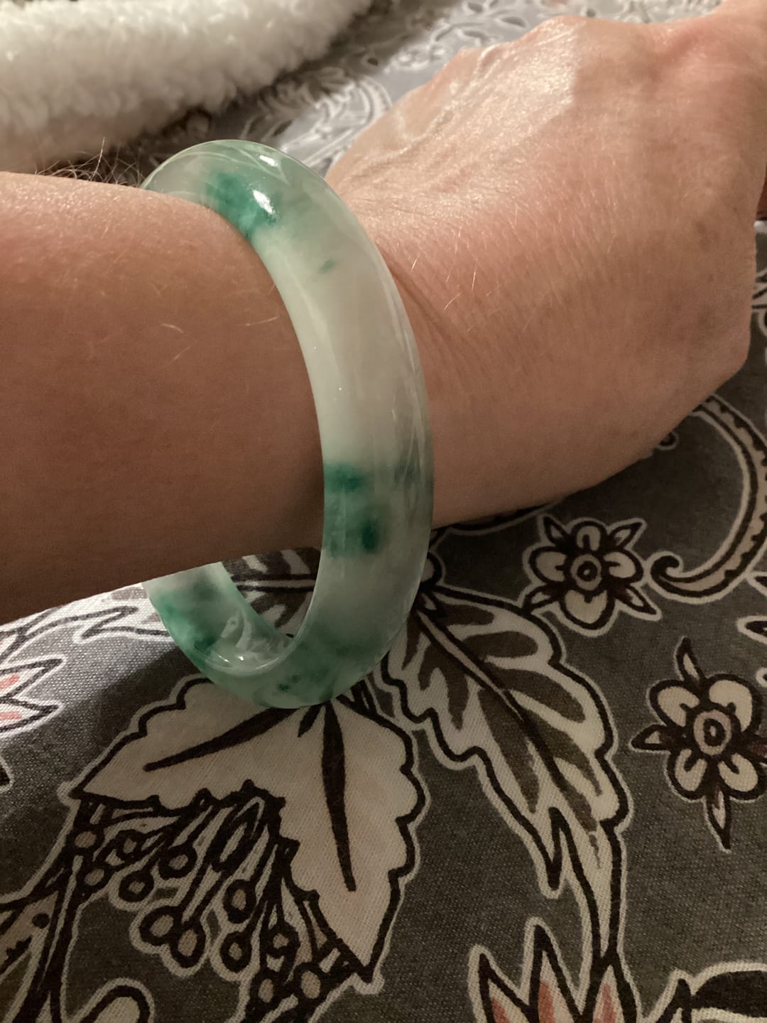 Customer photo review of Buddha Stones Natural Jade Floating Flower Luck Bracelet Bangle