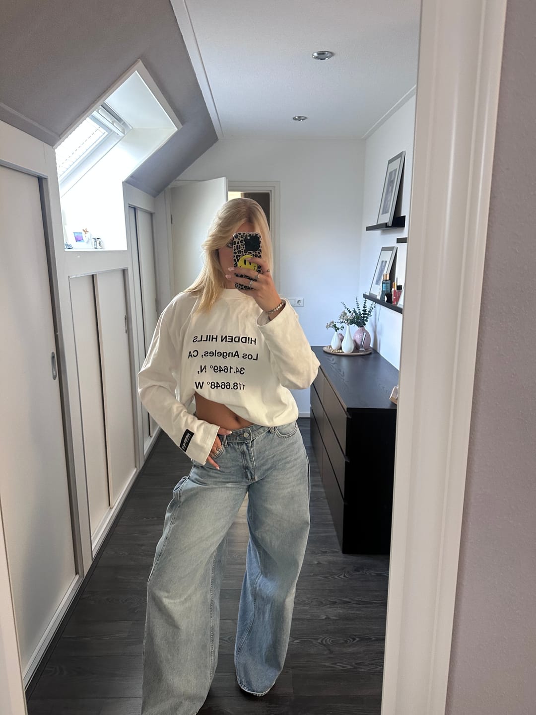 Customer photo review of VINTAGE LOGO LONGSLEEVE T-SHIRT WHITE