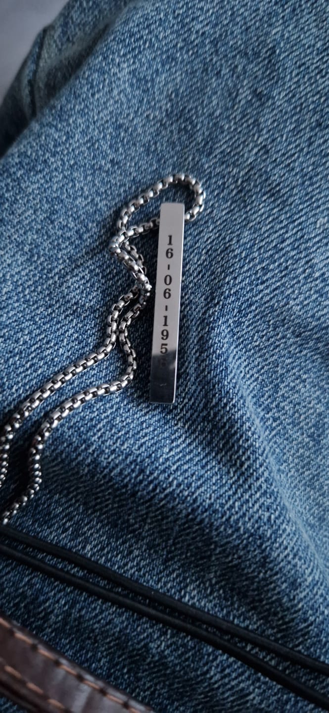 Customer photo review of Collier Barre Runes Viking Gravé