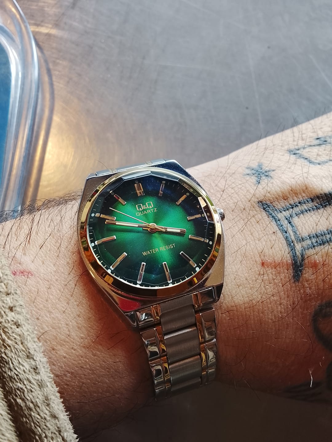 Customer photo review of Reloj Q&Q JDM QB78-422 Cristal Mineral Biselado 36mm