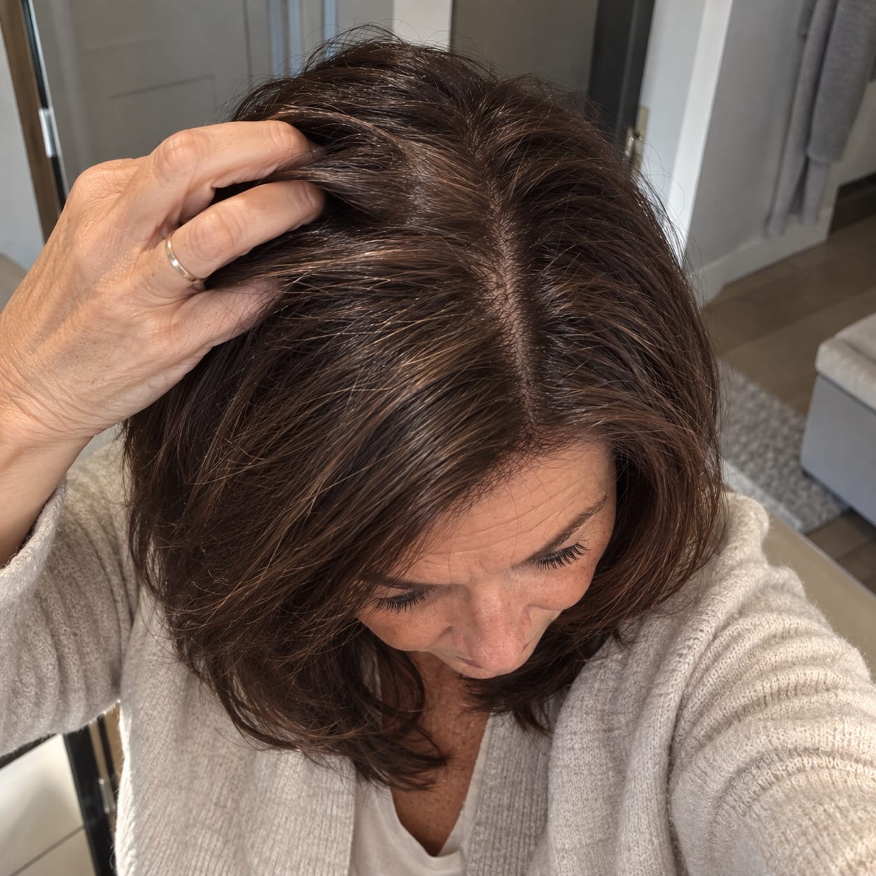 Customer photo review of Haarvuller Poeder – Voor een voller ogende scheiding en haarlijn