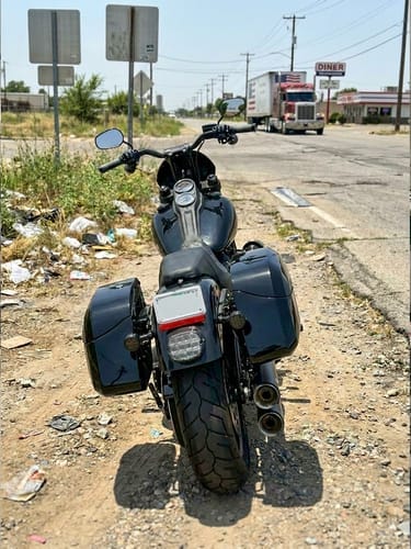 Customer photo review of 40L - Lamellar Raven Extra Large Painted Motorcycle Hard Saddlebags for Harley Softail Low Rider S FXLRS