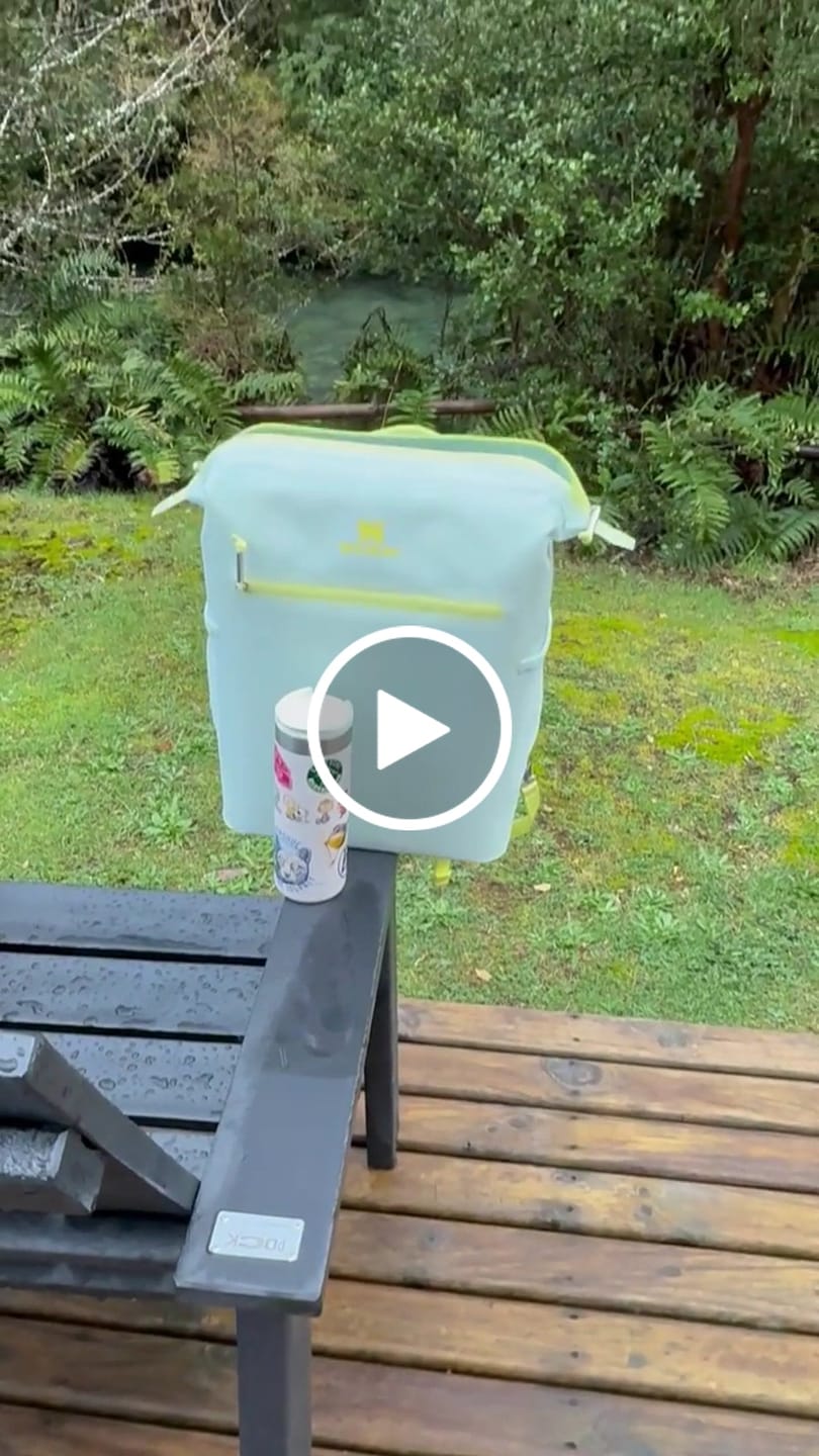 Customer video review of Soft Cooler Madeleine Midi Mochila Mist