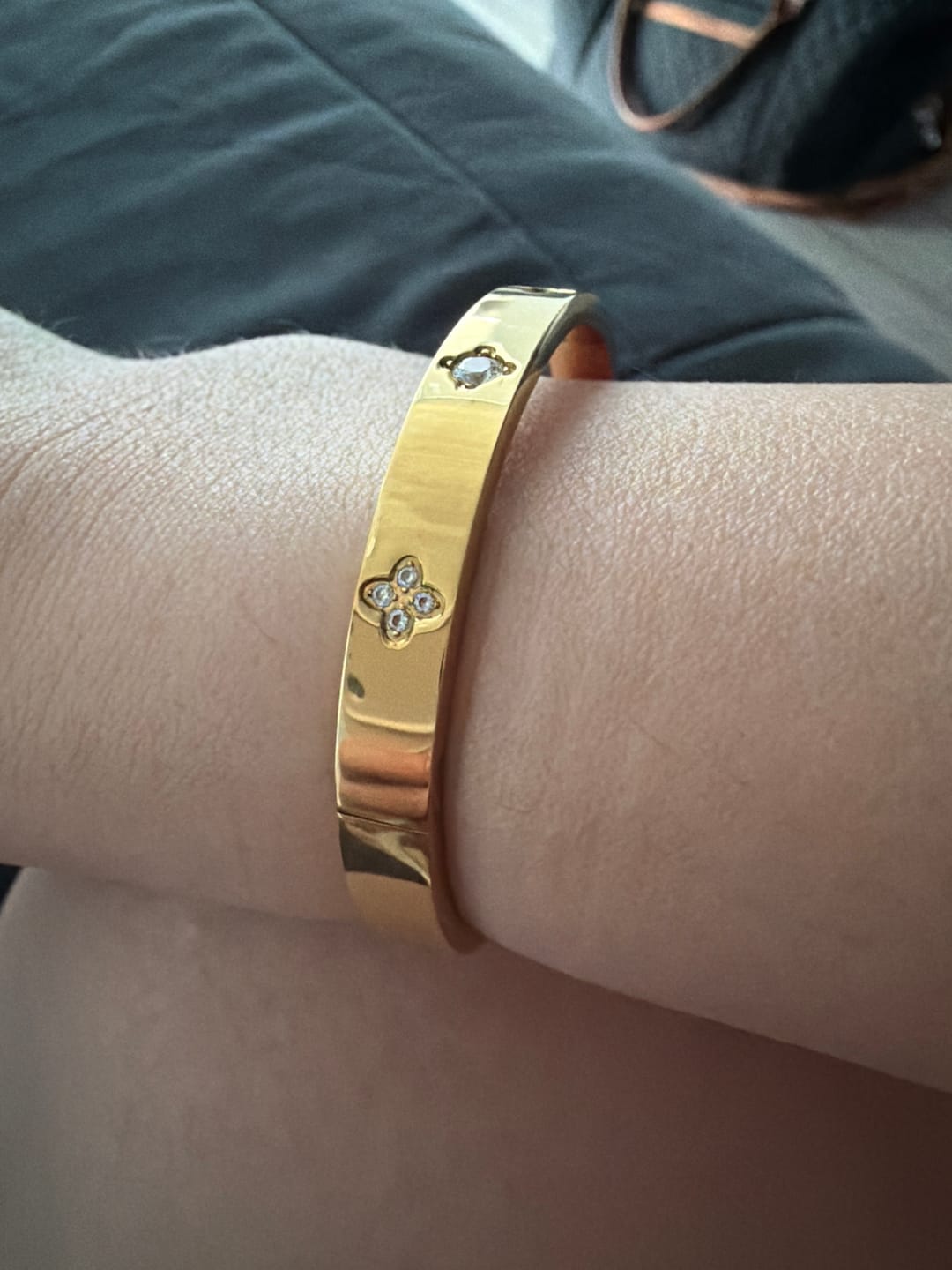 Customer photo review of Gold Clover Bangle