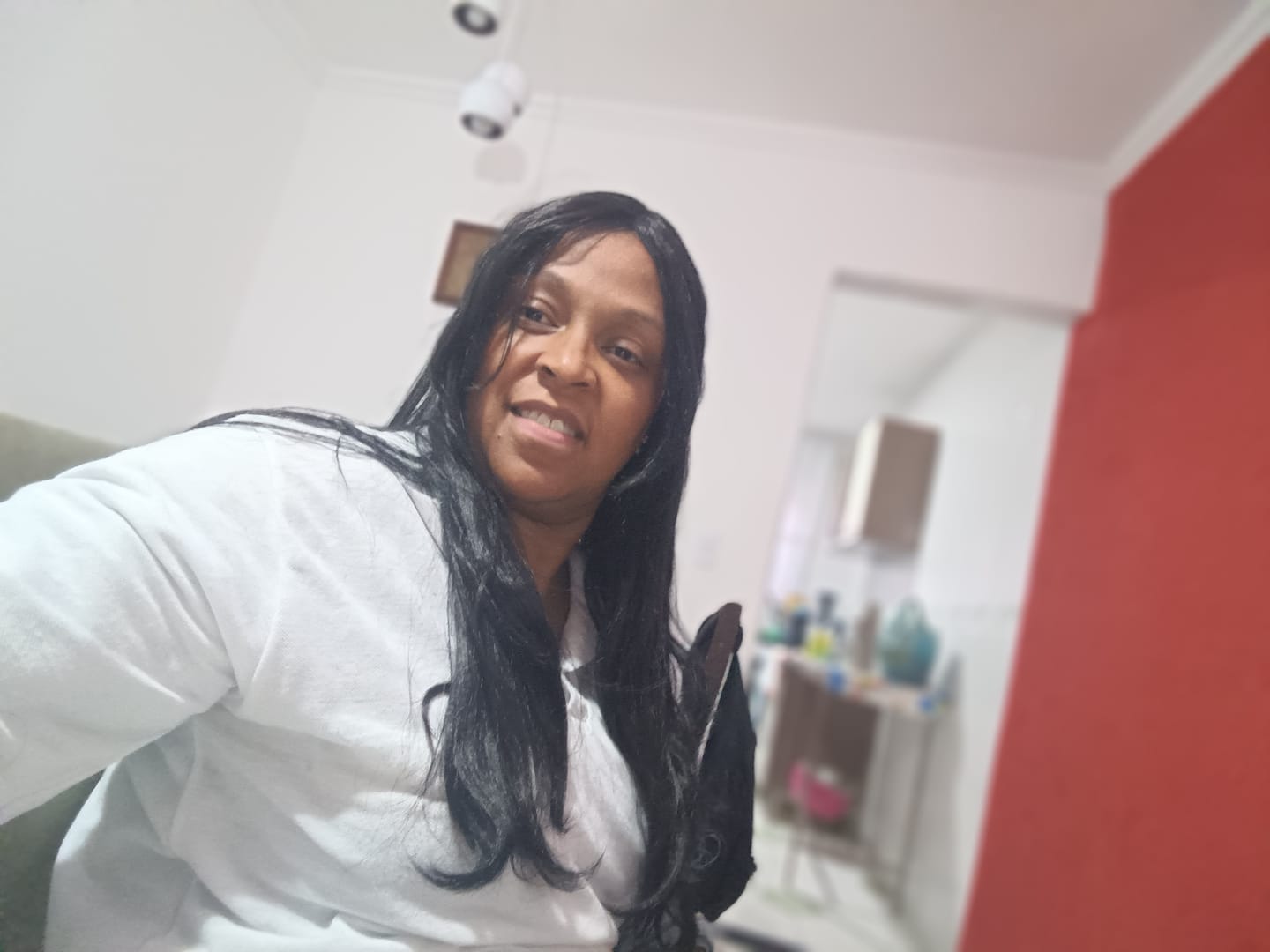Customer photo review of Wig Xavia Castanho Escuro Ondulada Franja