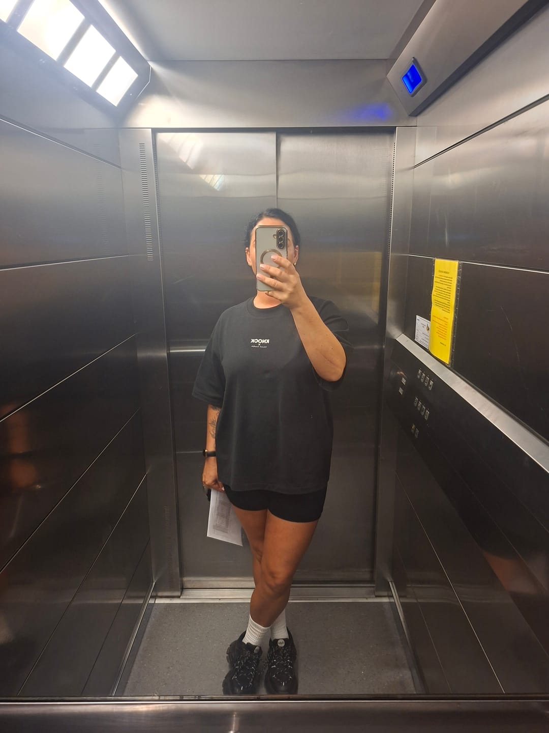 Customer photo review of ANNA X KNOCK BLACK TEE