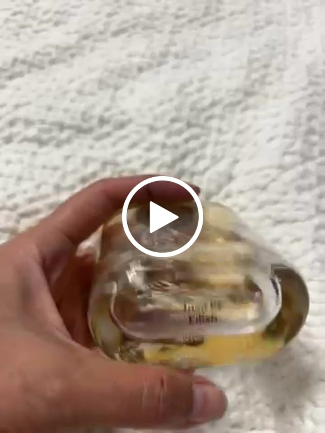 Customer video review of Perfume inspirado en Eilish de Billie Eilish