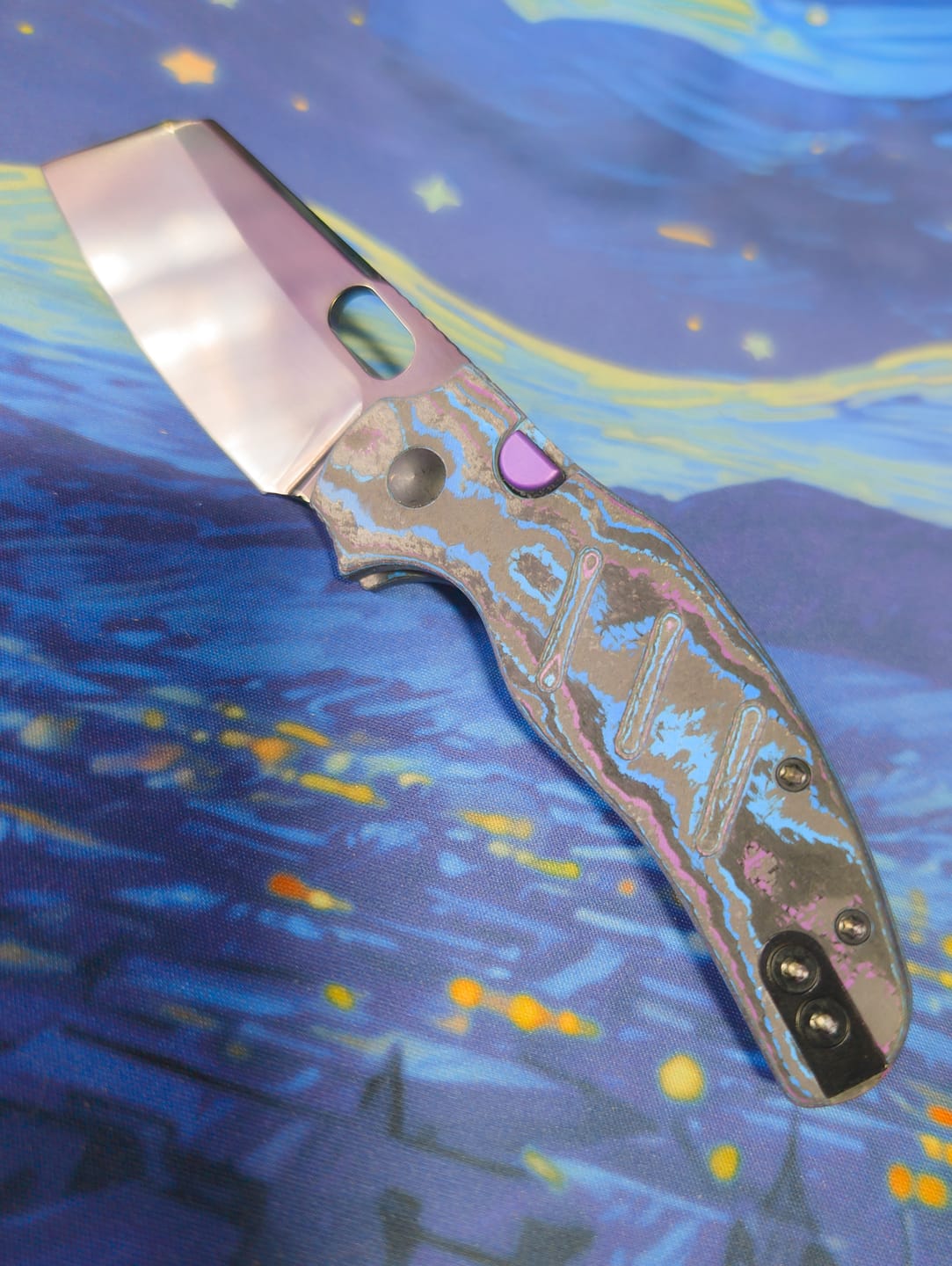 Customer photo review of Kizer Sheepdog Button Liner Lock Damtanium CamoCarbon Mirror DLC Elmax | Blade District Exclusive