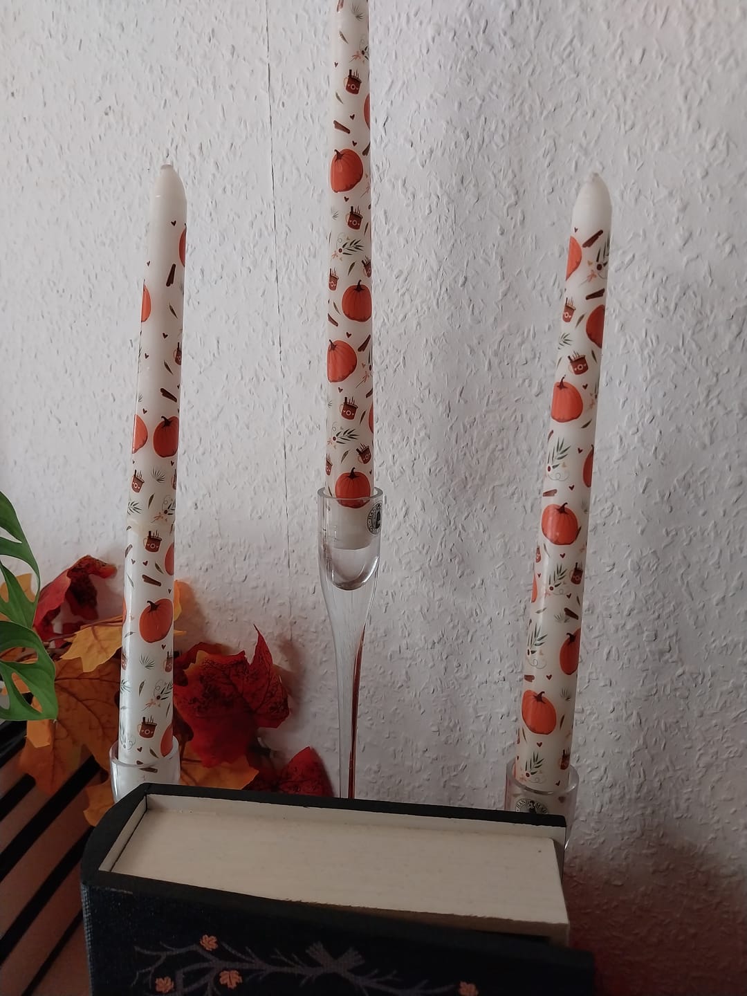 Customer photo review of Kürbis Kerzen Set – 3 Stabkerzen mit süßen Illustrationen