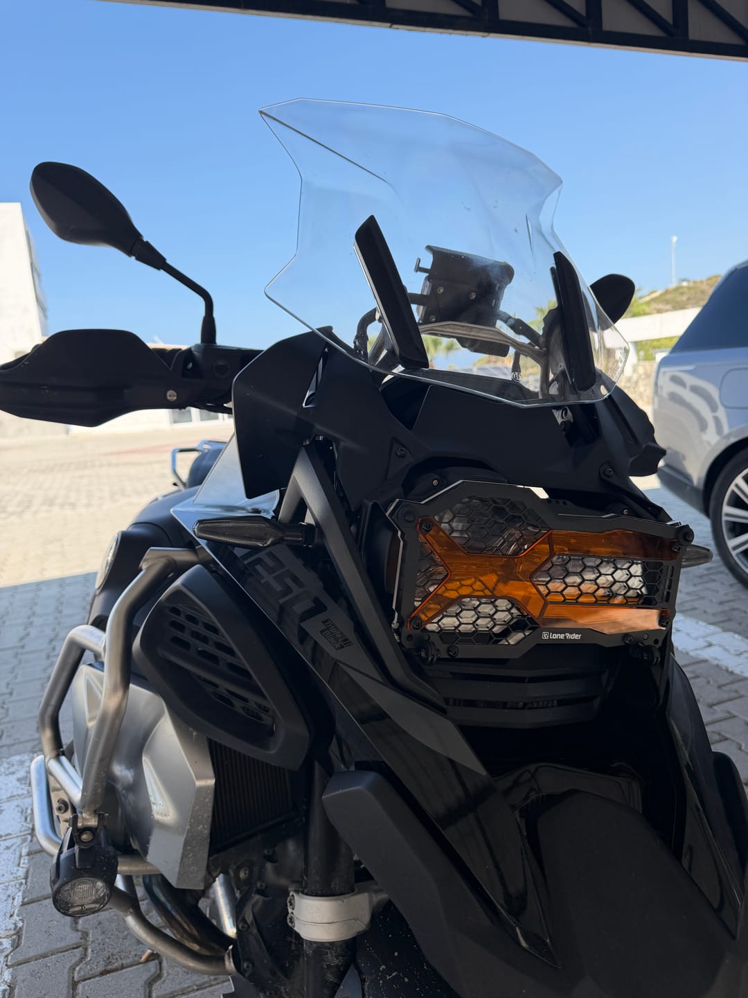 Customer photo review of Headlight Guard Kit BMW R1200/1250 GS / ADVENTURE LC (Liquid Cooled) - [Patent Pending]