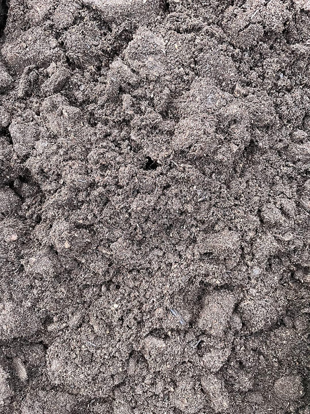 Customer photo review of Plantaflor Plus Rasenerde, Spezial Erde für Rasen, Neuanlagen und Ausbesserungen