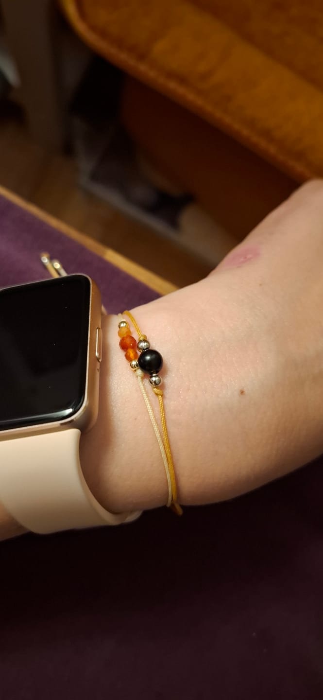 Customer photo review of Obsidian Armband - Naturband