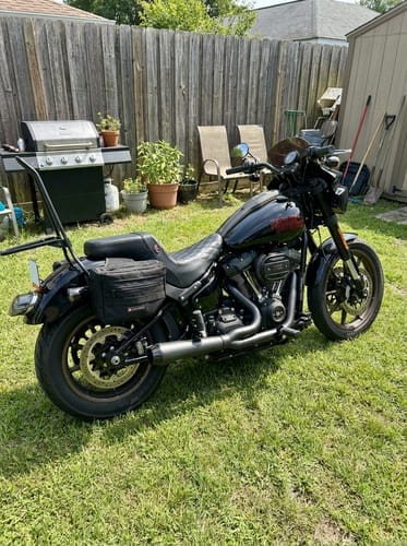 Customer photo review of 10L - Patriot Small Throw Over Saddlebags for Harley Softail Low Rider S FXLRS