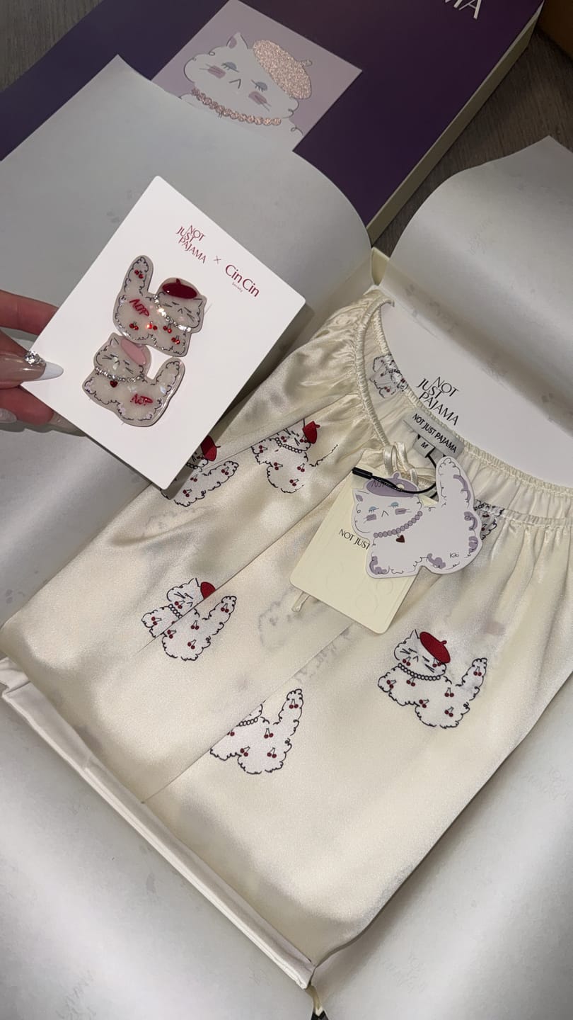 Customer photo review of Kiki Cherry Cat 22 Momme Silk Mid Sleeve Pajama Set