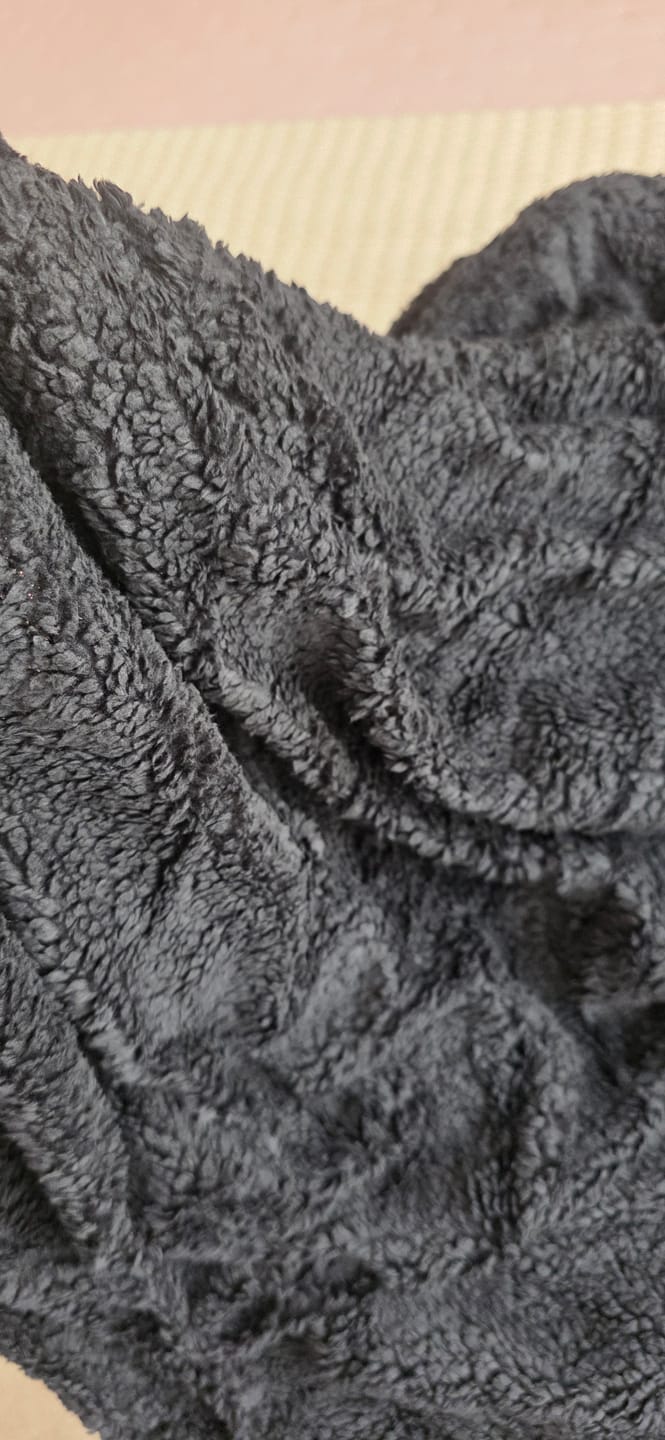 Customer photo review of Matratzen-Spannbettlaken Teddy – Jet Black