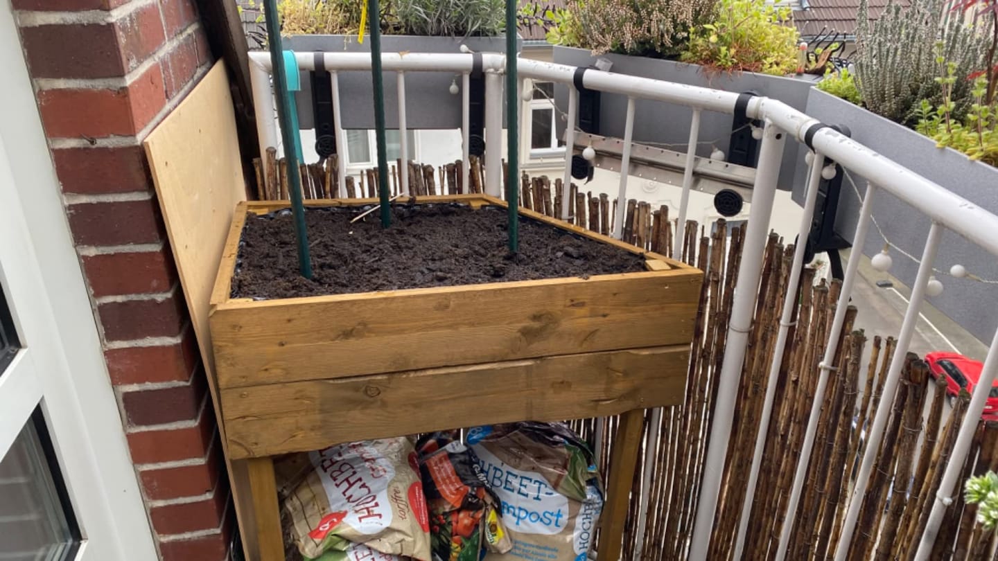 Customer photo review of 60 L Floragard Uni Bio Hochbeet Grundfüllung, Hochbeetfüllung, aus heimischen Gehölzen