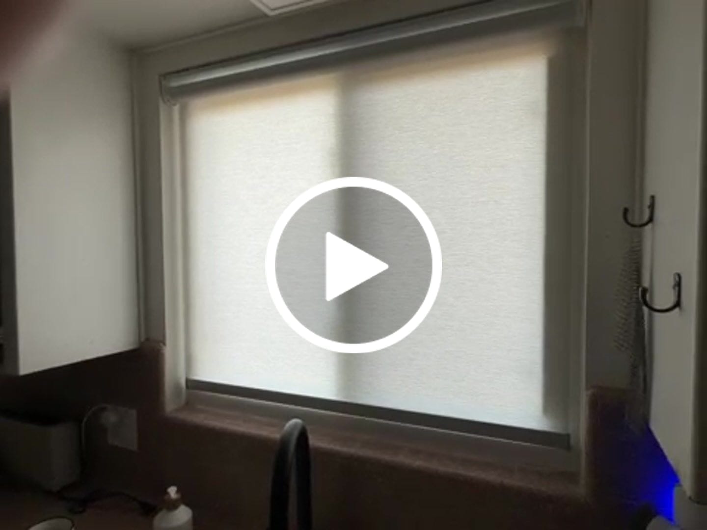 Customer video review of SmartWings Motorized Light Filtering Roller Shades 70% Blackout Safari