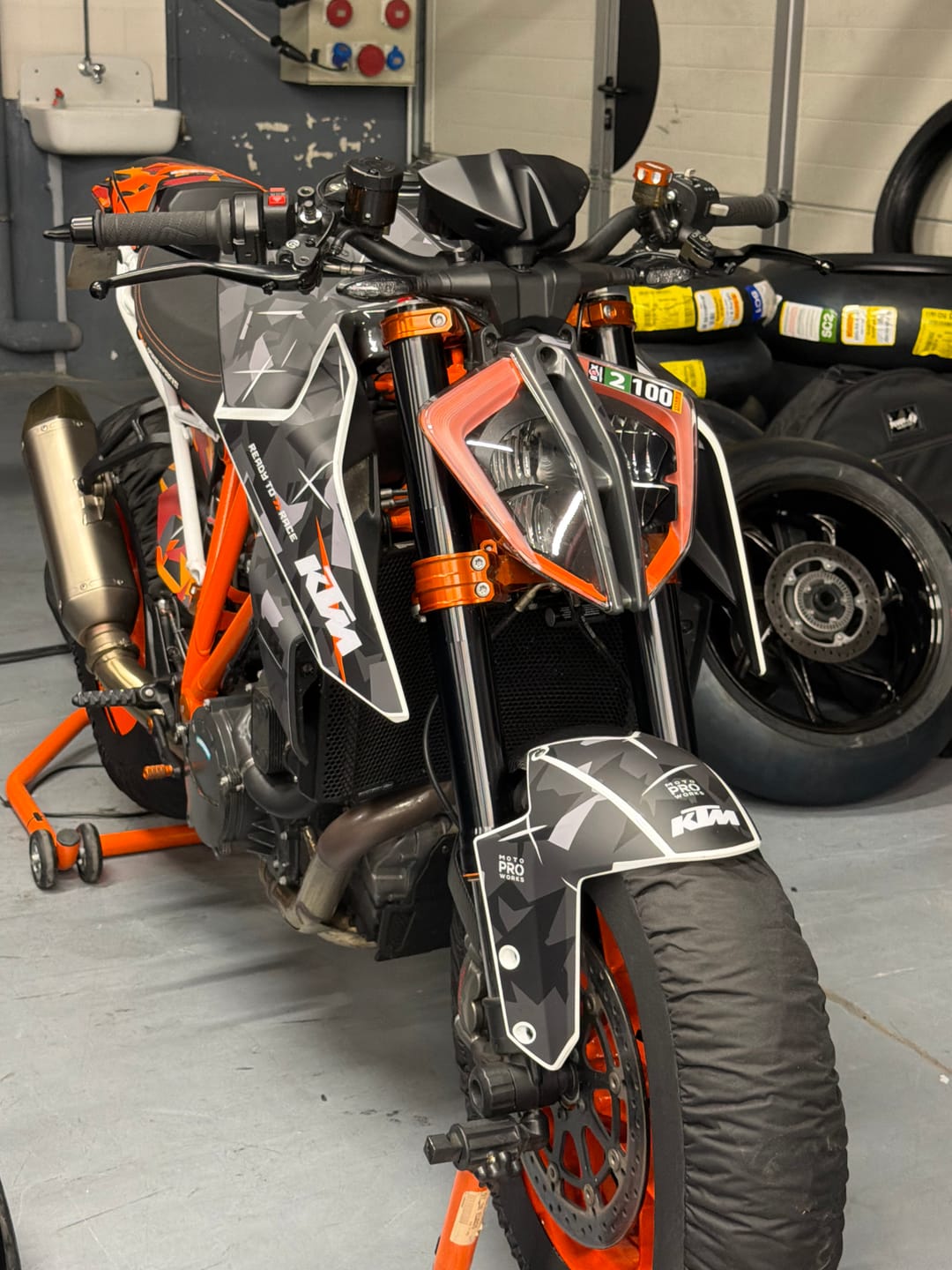 Customer photo review of Rim Stripes - KTM "Flake" (Black/Orange)