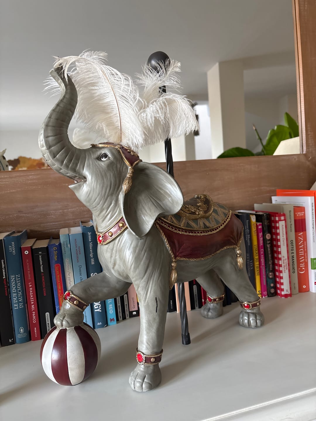 Customer photo review of Giostra con elefante decorativa in resina H.54x17x17 cm