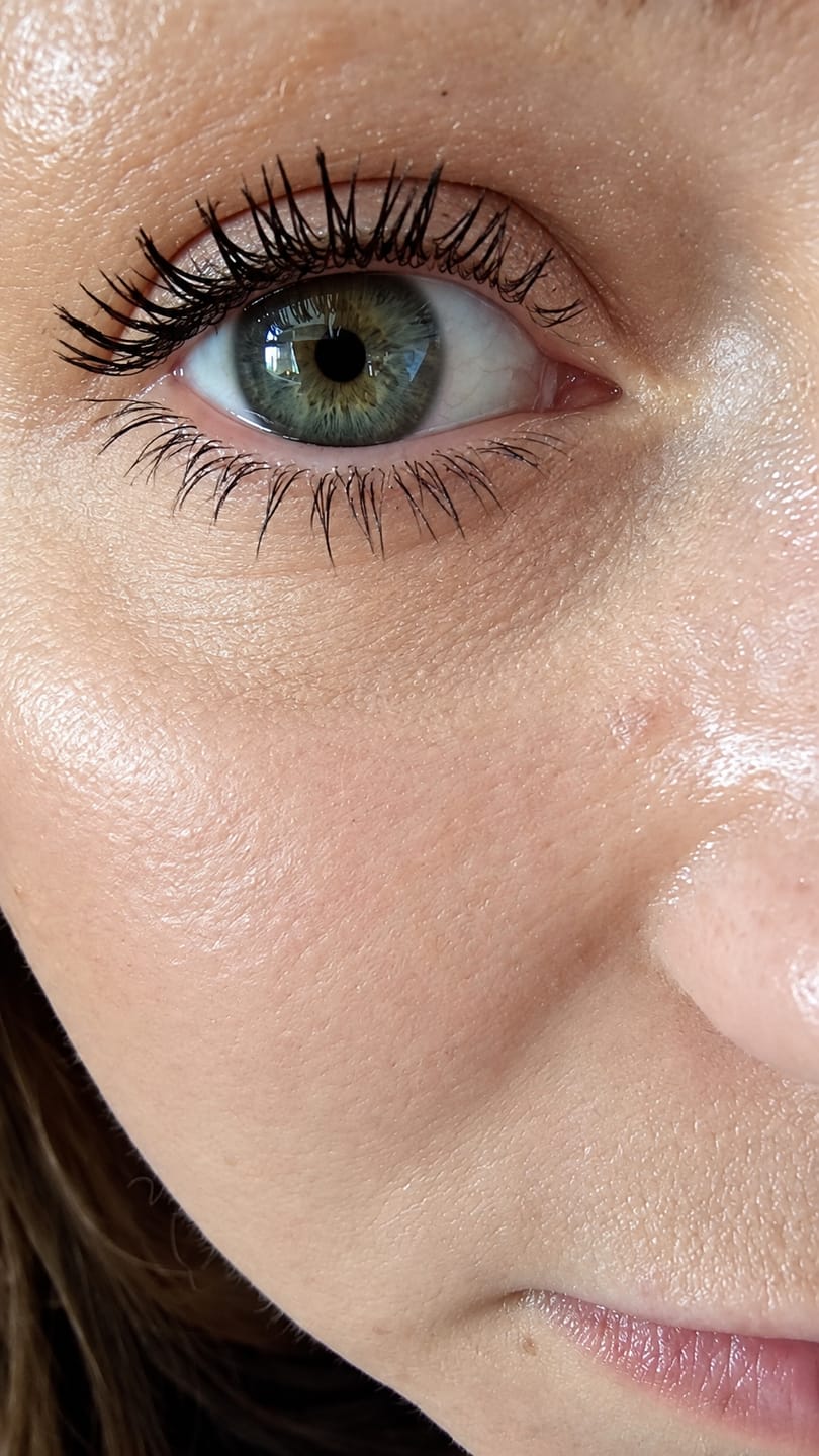 Customer photo review of Feel like Medusa – Wasserfeste Volumen Mascara