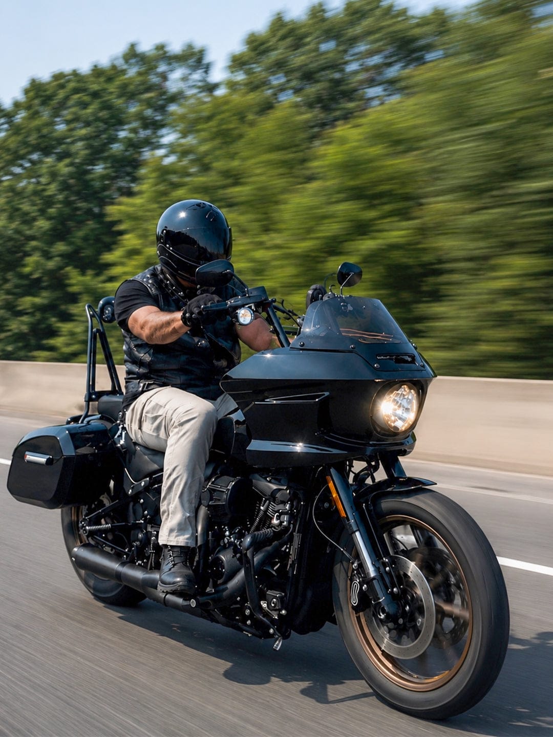Customer photo review of 32L - Darkin Large Quick Mount Painted Hard Saddlebags for Harley Softail Low Rider S FXLRS