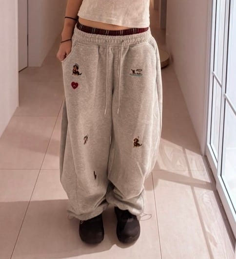 Customer photo review of Aelfric Eden Dachshund Double Waist Baggy Barrel Sweatpants