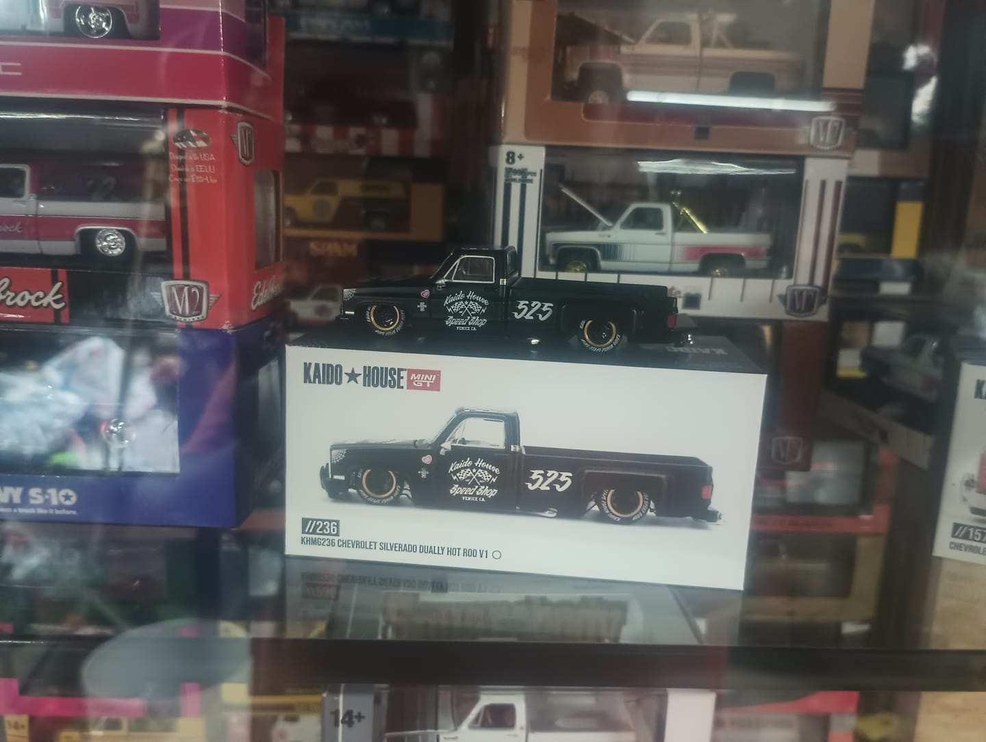 Customer photo review of Kaido House x Mini GT Chevrolet Silverado Dually Hot Rod V1 – Flat Black