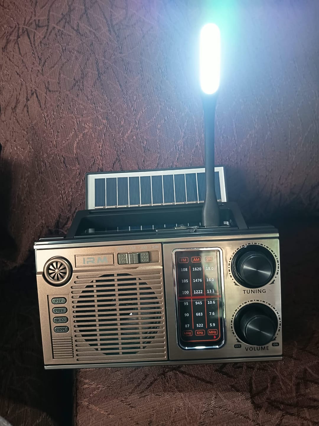 Customer photo review of Radio con Panel Solar - FM / Bluetooth / Luz / Carga USB